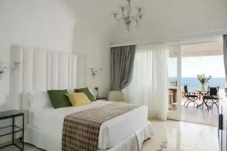 Eden Roc Suites - 336