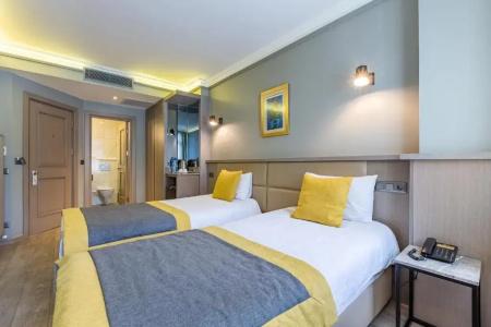 Seraglio & Suites - 60