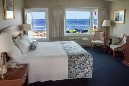 Atlantis Oceanfront Inn - 4