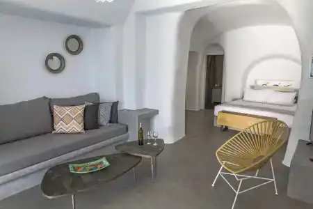 Elysian Santorini - 11