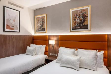The Castleton - 36