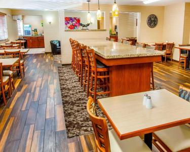 Quality Inn Oakwood - 27