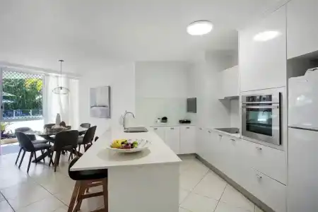 Noosa Tropicana - 211