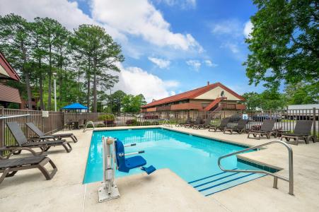 Red Roof Inn Virginia Beach - 45