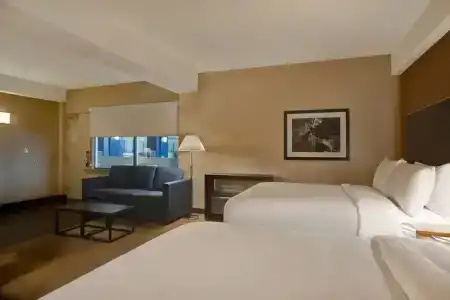 Four Points by Sheraton - 77