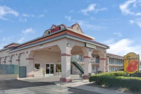 Super 8 by Wyndham Tucson Downtown Convention Center - 0