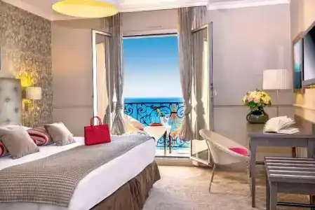 Hôtel Le Royal Promenade des Anglais - 65