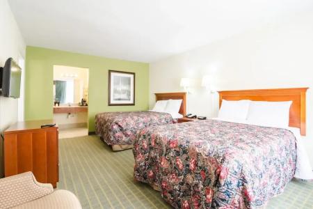 Rodeway Inn & Suites Southeast - 33
