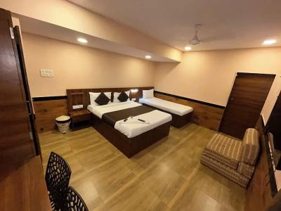 Lucky Bandra - 15