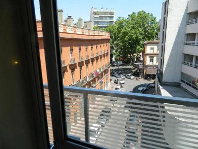 Ours Blanc - Place Victor Hugo - 12