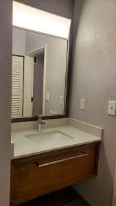 Courtyard Ballantyne - 37