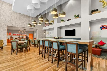 Hampton Inn & Suites West - 42