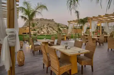 Alia Luxury Suites - 34