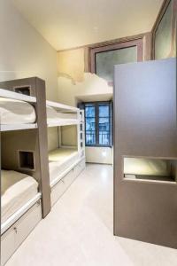 Little Italy Boutique Hostel - 38