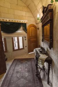 Solo Cave Suites - 54