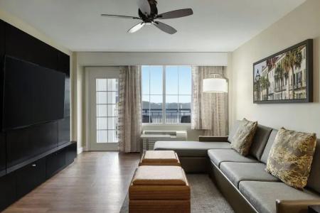Courtyard by Marriott Charleston Historic District - 56