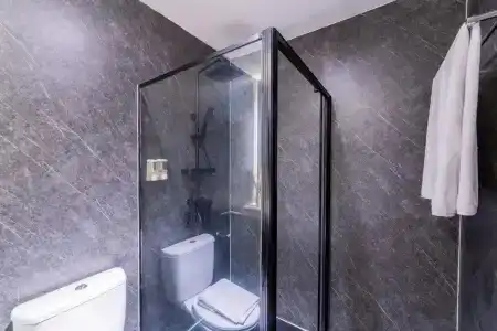Stark Boutique and Spa - 8