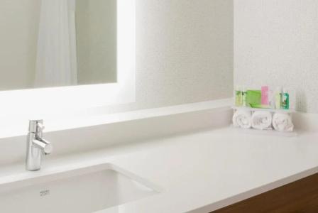 Holiday Inn Express & Suites-Golden Valley, an IHG - 5