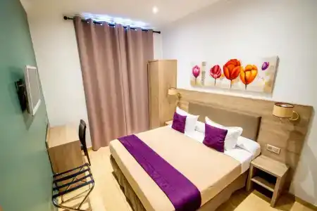 Hôtel Parisien - 86