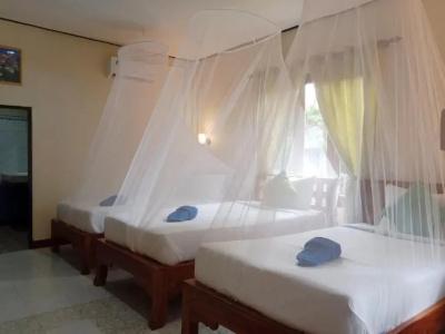 Tree Tops River Huts - 80