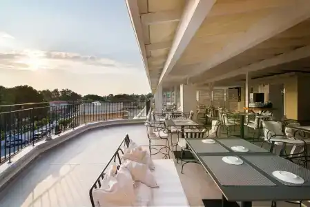 Neikos Mediterraneo Luxury Suites - 6