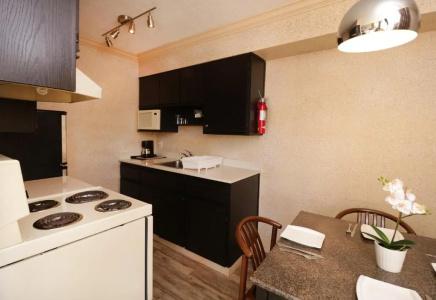Divya Sutra Suites on Robson Downtown - 142