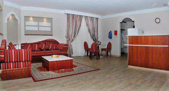Al Liwan Suites - 100