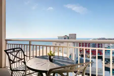 Holiday Inn & Suites, An Ihg - 74
