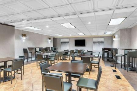 Best Western Plus Abbey Inn - 33