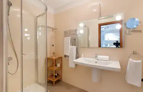 The Residence - 6