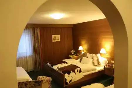Serena - 40