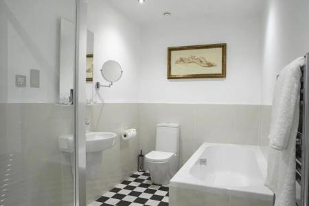 24 Royal Terrace - 92
