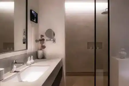 Treeline Urban Resort - 6
