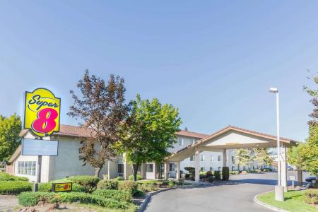 Super 8 by Wyndham - 10