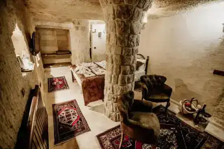 Romantic Cave - 85