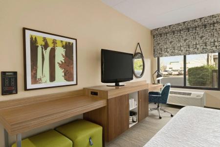 Hampton Inn Portland Airport - 3