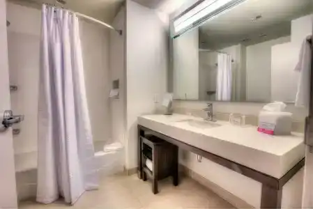 Courtyard by Marriott - 9