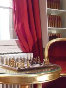 Logis hôTel Du ThéâTre - 1