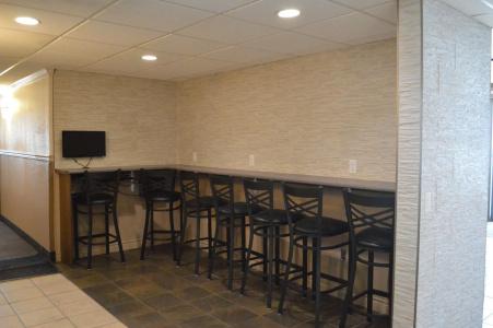 Quality Inn & Suites - 12