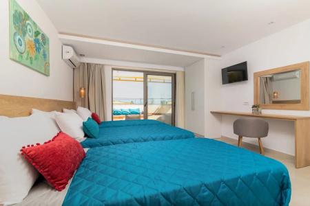 Aphrodite Studios & Suites - 18