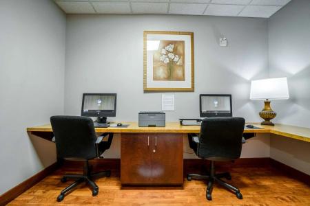Country Inn & Suites by Radisson, at Mills, CA - 5
