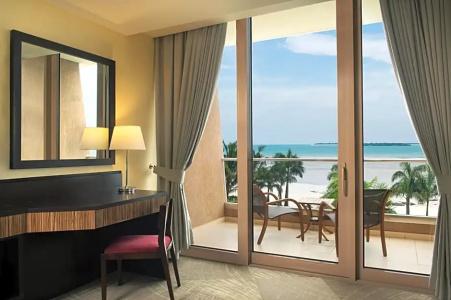 Ramada By Wyndham - 102