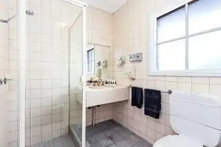 Greensborough - 7