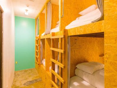Seawall Hostel - 30