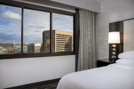 Embassy Suites by Hilton Crystal City National Airport - 63