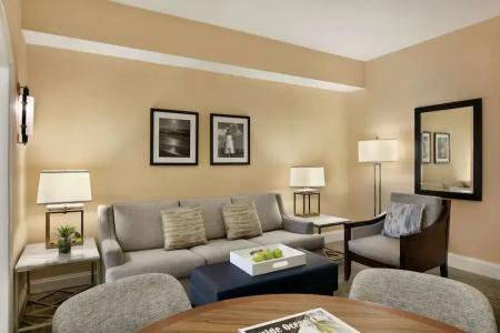 Hilton Suites Oceanfront - 45