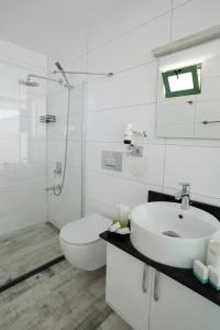 Greenbeach - 125