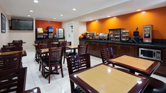 Best Western Inn - 19