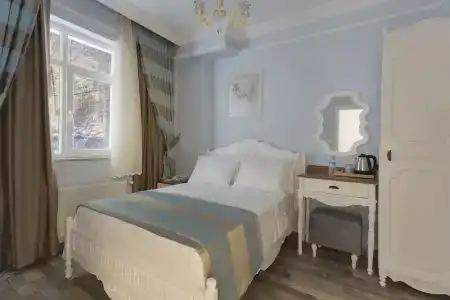 Zeynep Hatun - 6