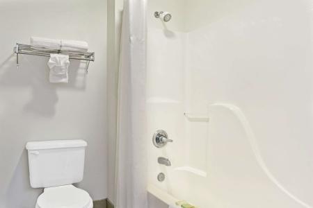 Super 8 By Wyndham/Dfw Apt/North - 16